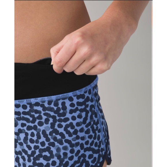 Lululemon Run: Speed Short Ace Spot Lullaby Black/Black 4 - Picture 6 of 10